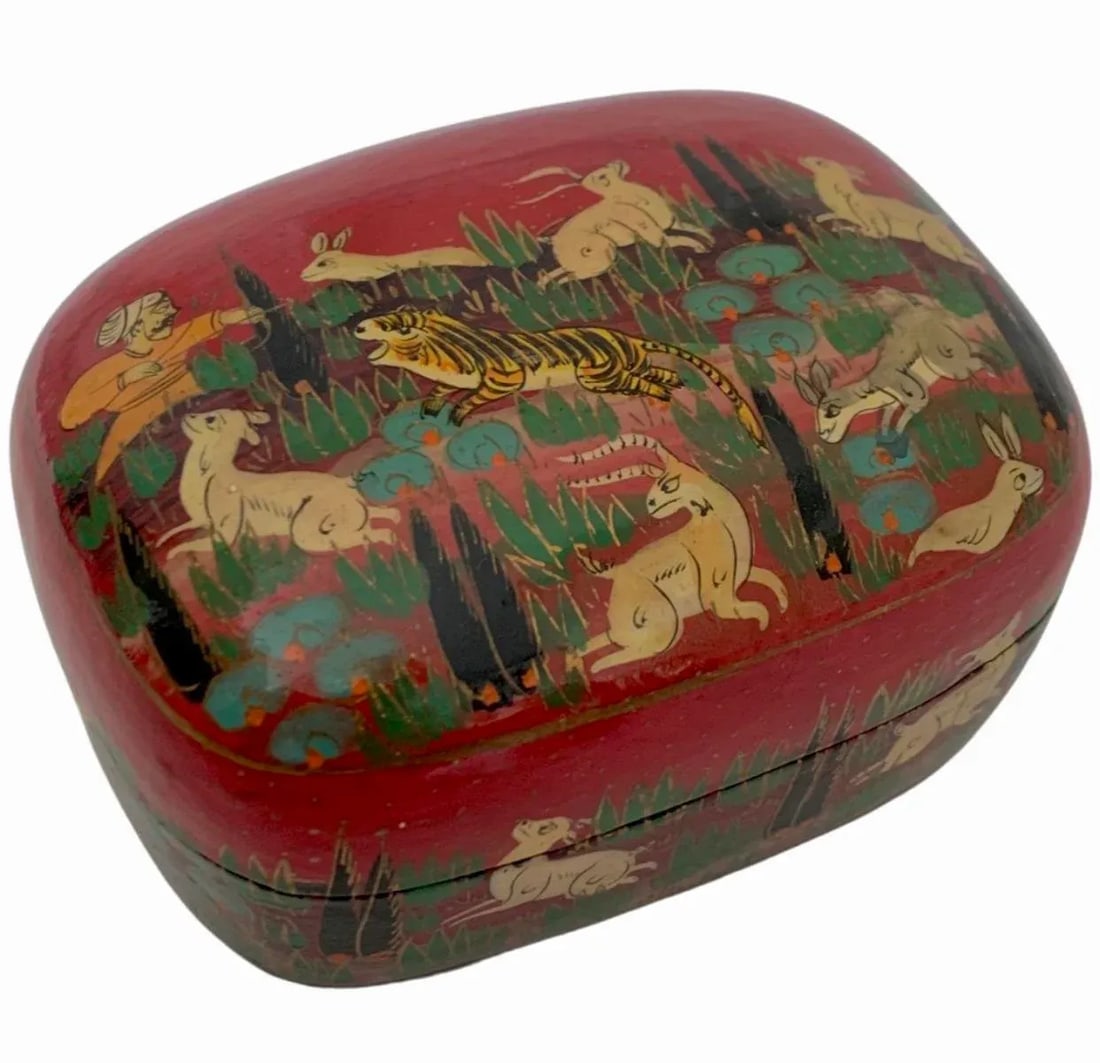Vintage Hunter Tiger Kashmir Trinket Domed Box India Paper Mache Lacquer - 10