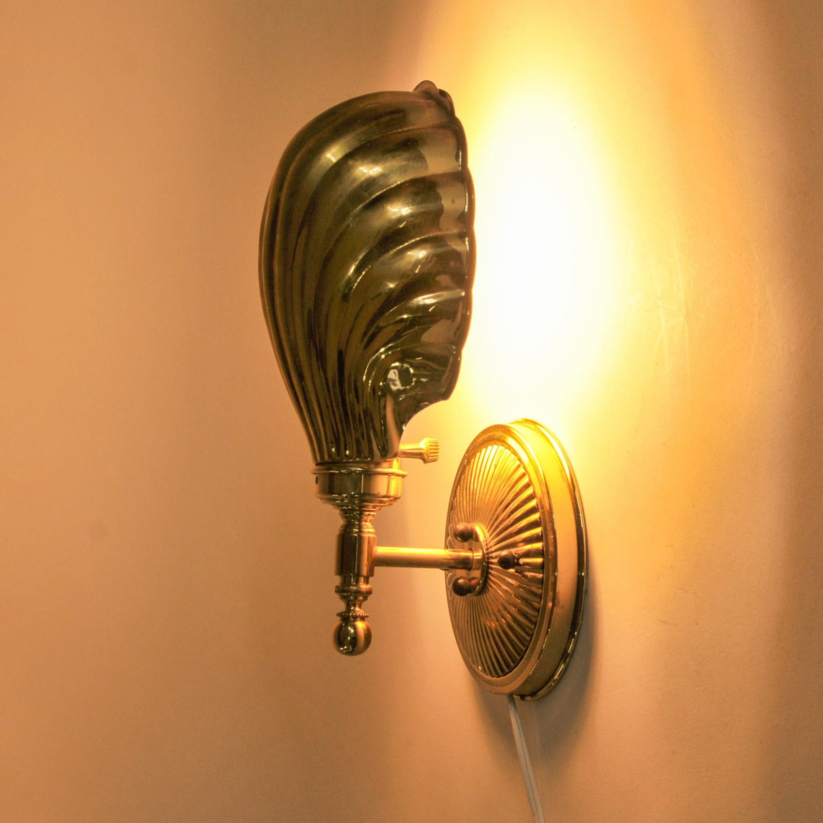 Vintage Brass Shell Wall Sconce - 3