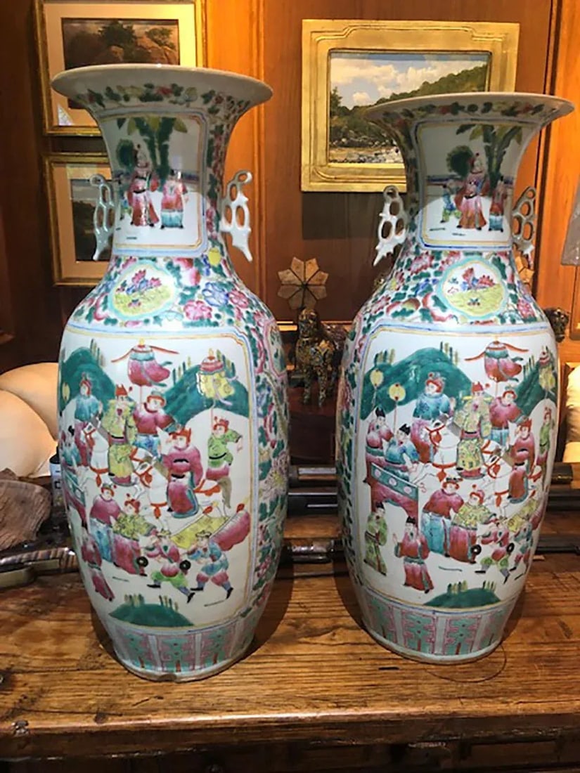 1940s Chinese Famille Rose Porcelain Vases- a Pair - 2