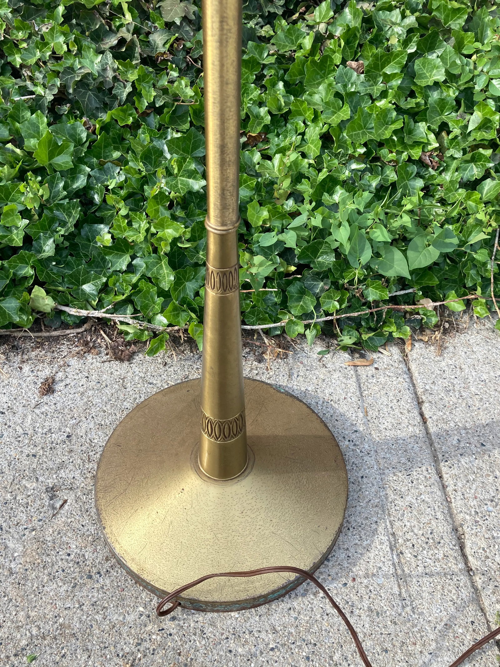 Mid Century Modern Brass and Walnut Floor Lamp - 2