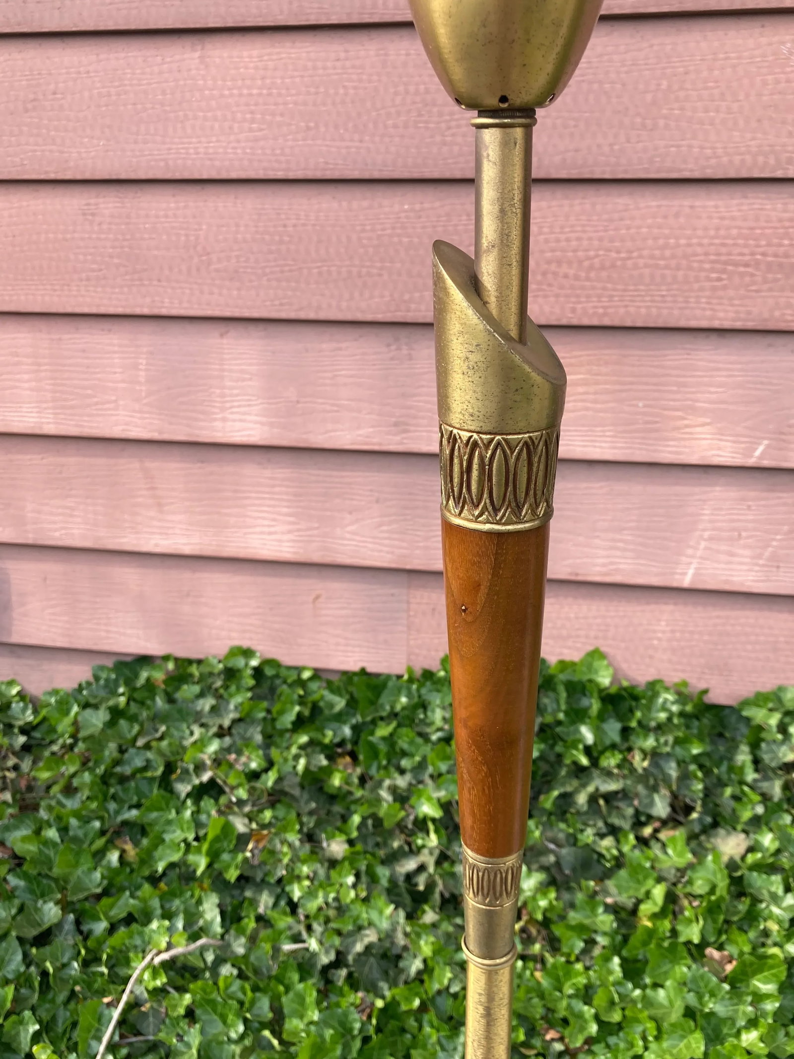 Mid Century Modern Brass and Walnut Floor Lamp - 5