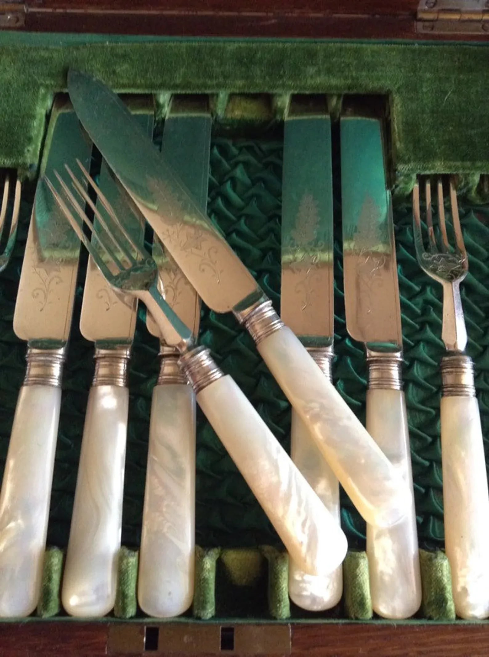 Vintage Victorian English Mother of Pearl Handles With Silverplate Fruit Knives & Forks- 12 Pieces - 4