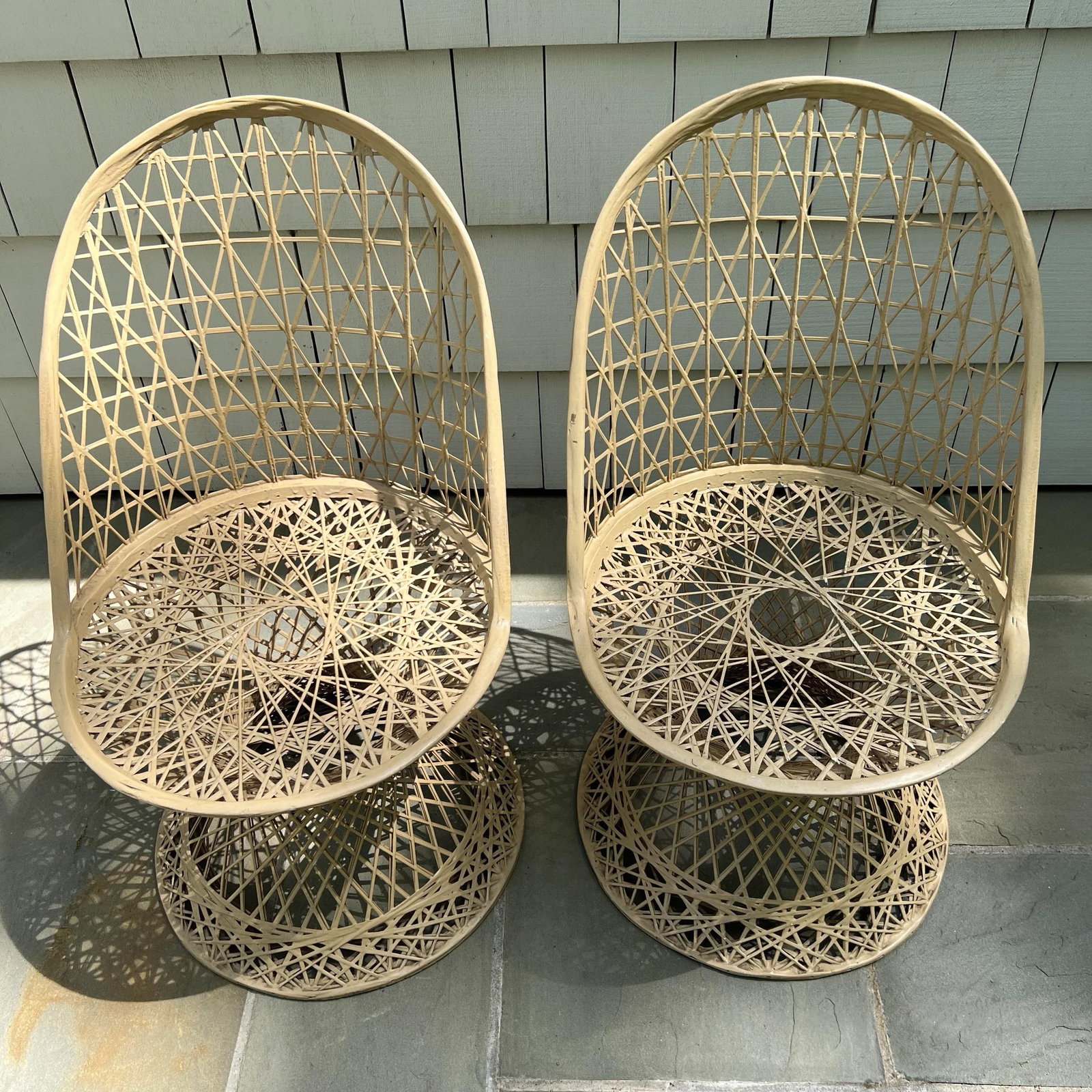 Vintage Russell Woodard Spun Fiberglass Patio Chairs, a Pair - 11