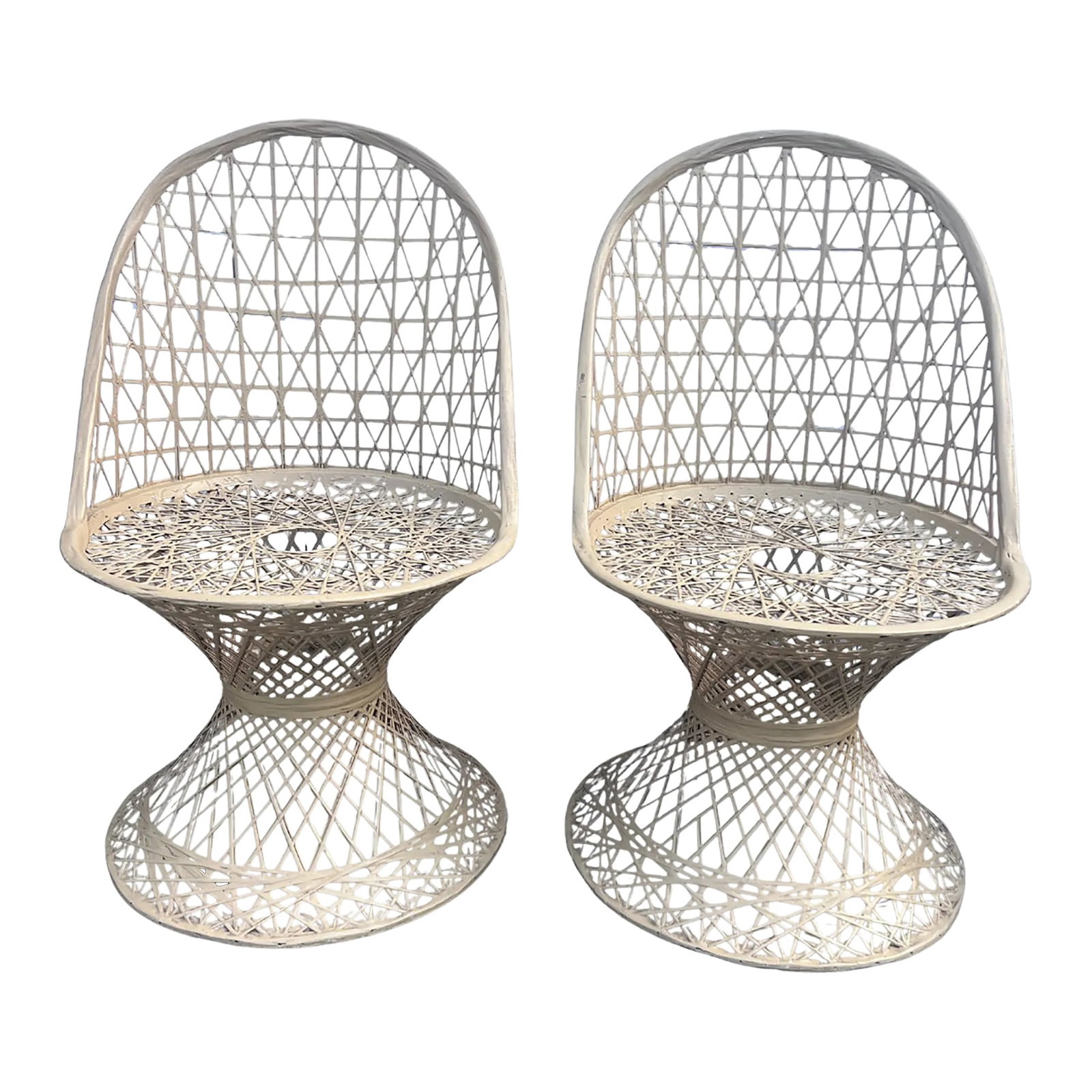 Vintage Russell Woodard Spun Fiberglass Patio Chairs, a Pair: An iconic pair of mid-century modern patio chairs attributed to Russell Woodard. By most online reports this pair is designed by Russell Woodard and produced by Woodard Furniture circa 1960s however h