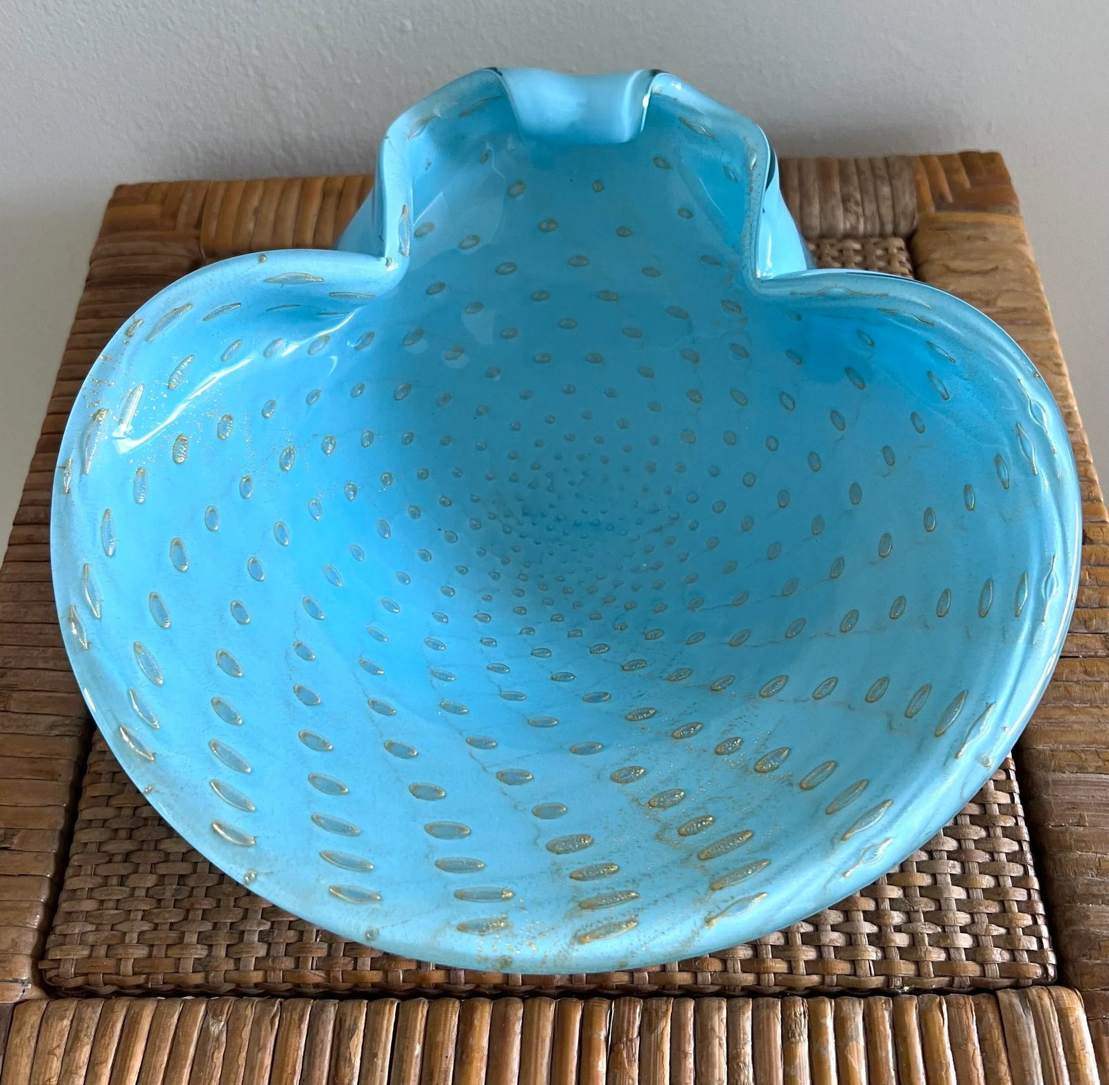 Mid 20th Century Turquoise Alfredo Barbini Murano Attributed Bowl in the Shape of a Shell - 9