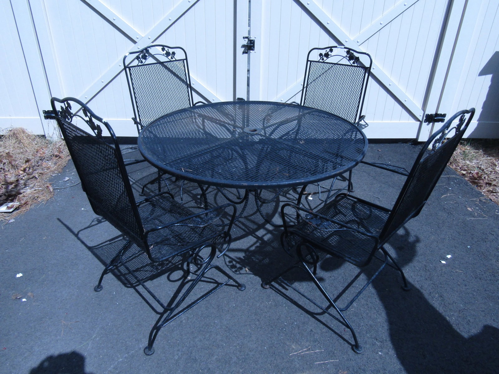 Vintage Metal Outdoor Dining Set - 4