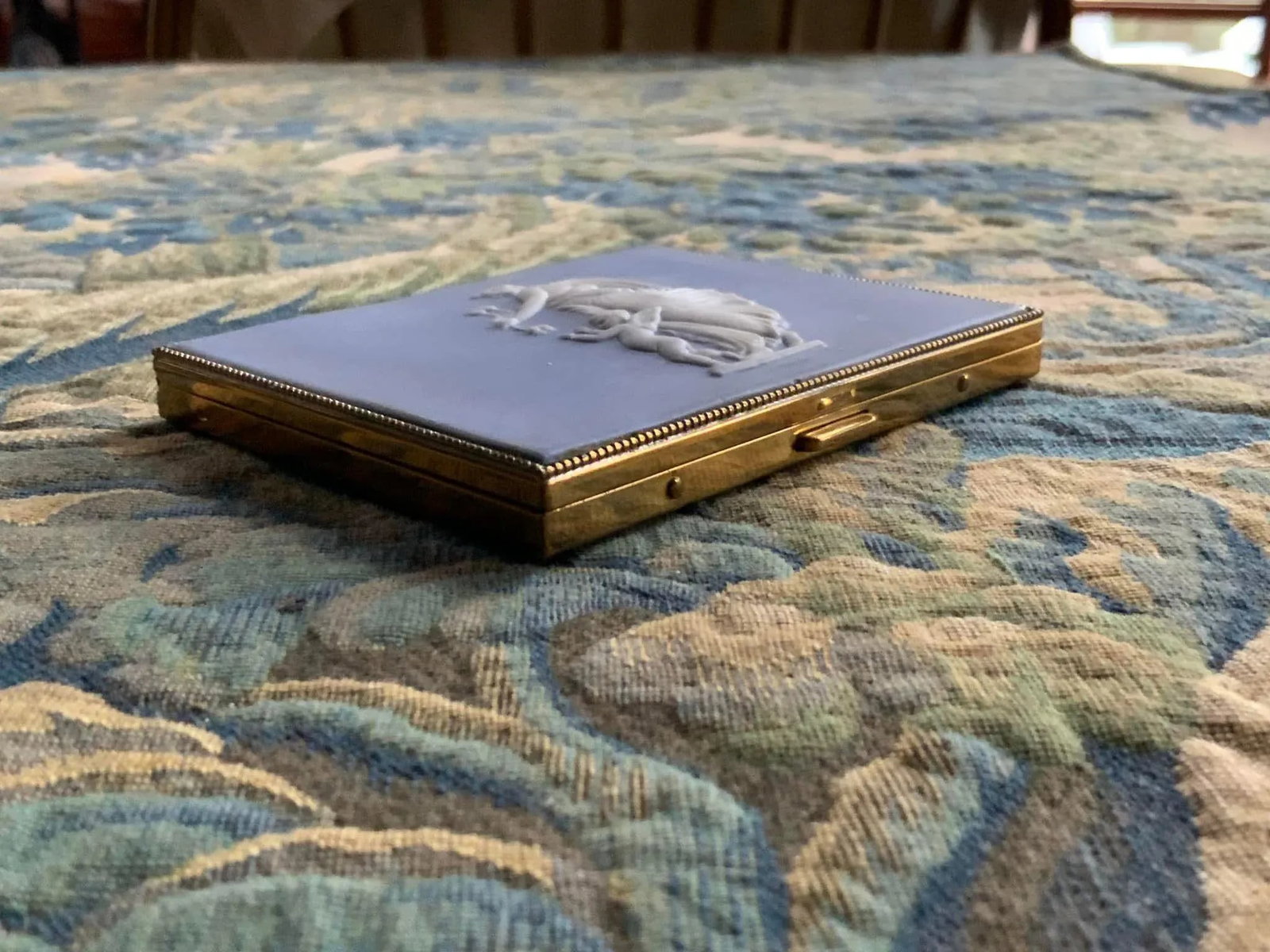Art Deco Gilt Brass Case With Wedgwood Jasperware Cupid & Psyche Plaque - 2