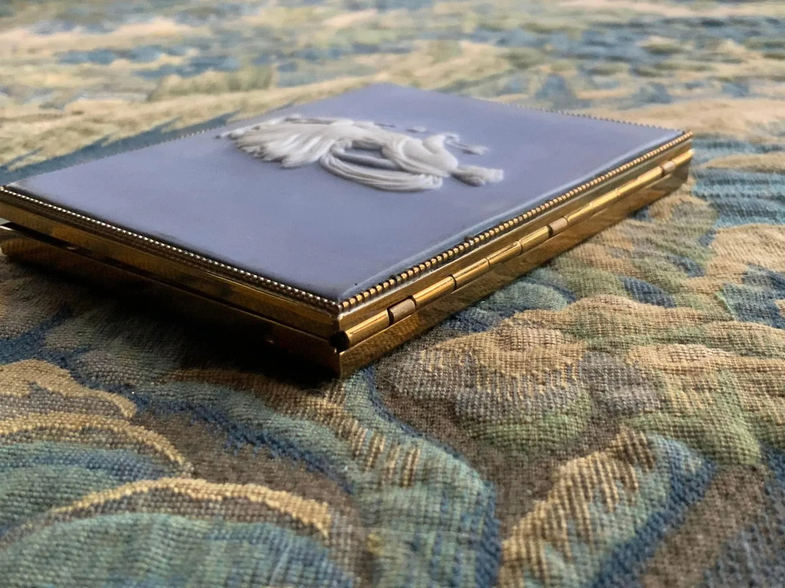 Art Deco Gilt Brass Case With Wedgwood Jasperware Cupid & Psyche Plaque - 4