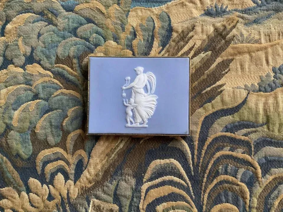 Art Deco Gilt Brass Case With Wedgwood Jasperware Cupid & Psyche Plaque - 8