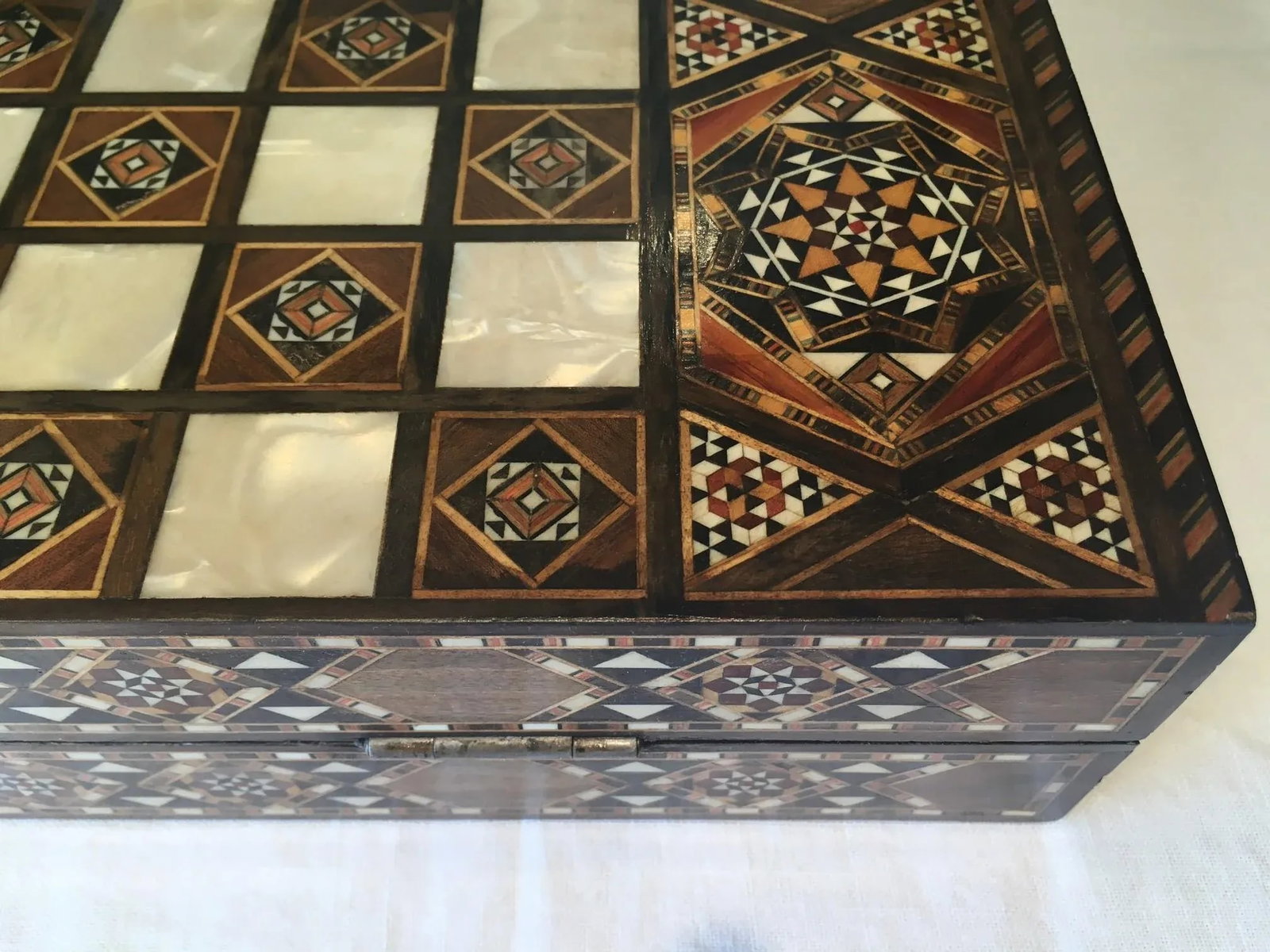 Vintage 1970s Moroccan Inlaid Mosaic Inlaid Backgammon and Chess Box - 7