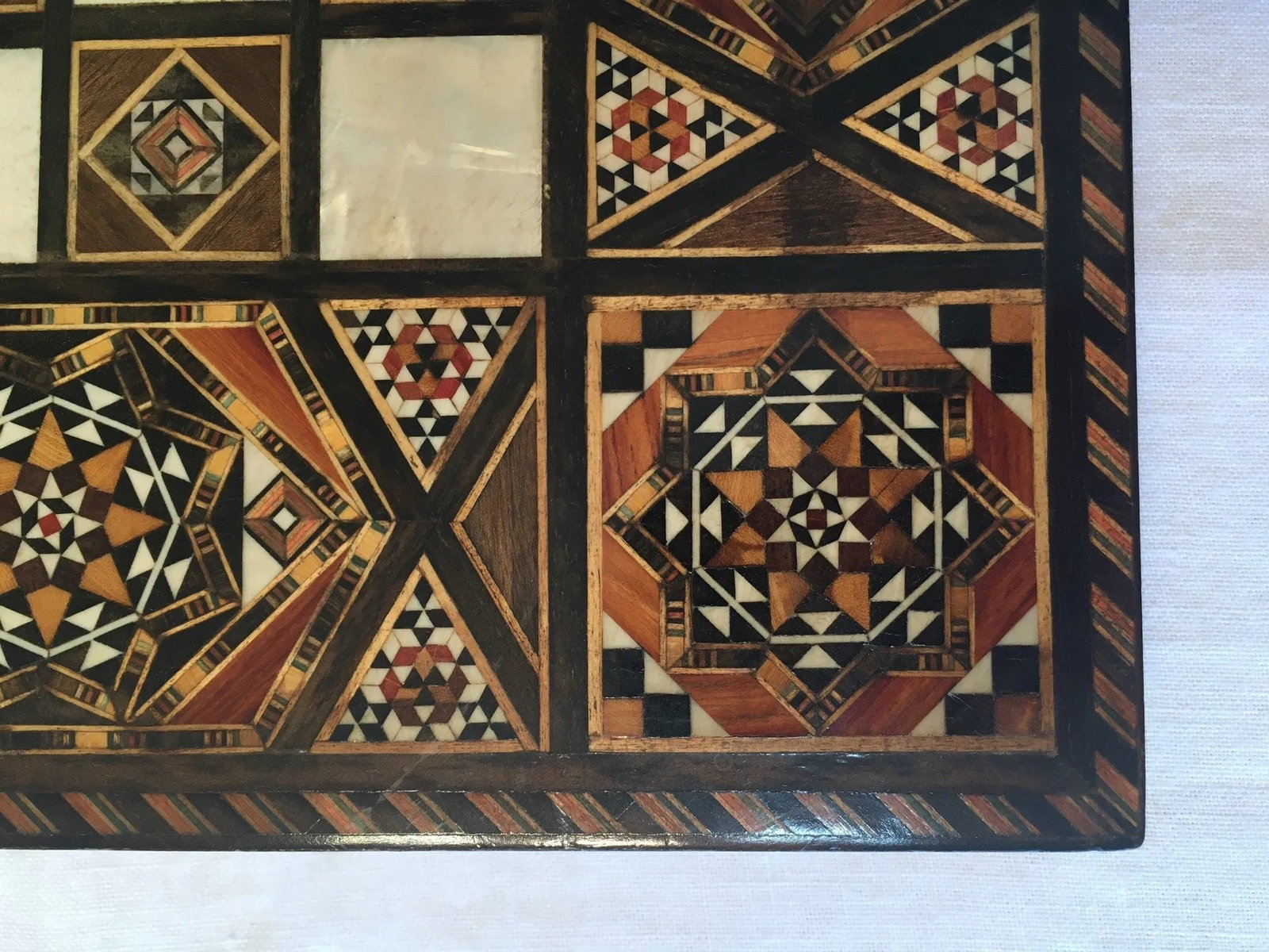 Vintage 1970s Moroccan Inlaid Mosaic Inlaid Backgammon and Chess Box - 9