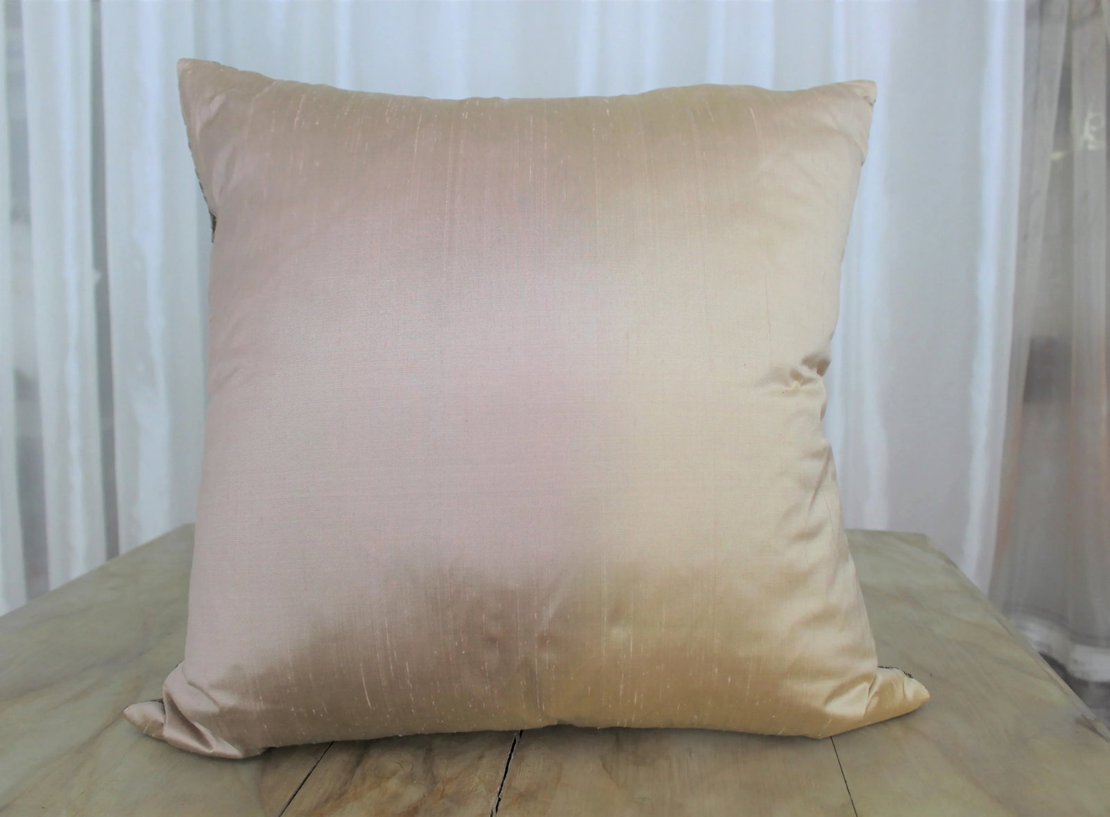 Isabelle H. Dual Color Metallic Silk Pillow - 7