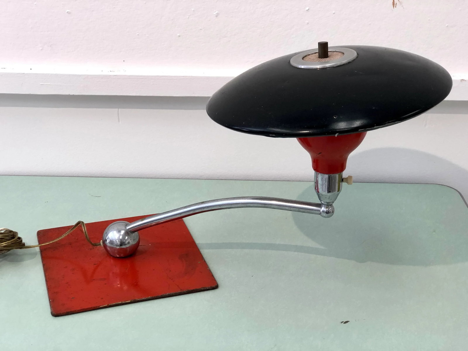 Vintage Mid-Century Space Age Flying Saucer Desk Accent Lamp - 5