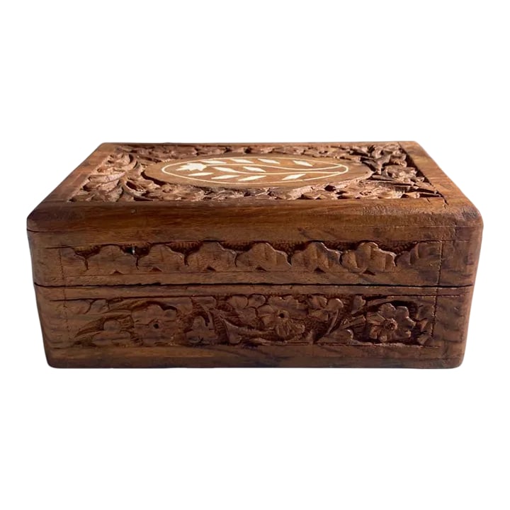 1970's Hand Carved Himalayan Sheesham Wood Jewelry Box: Vintage hand carved Himalayan Jungle Sheesham Wood Decorative Box. Jewelry. Watches. Bracelets. Earrings. Rings. Trinkets. Featuring a hinged rectangular Sheesham box, surrounded with hand carved