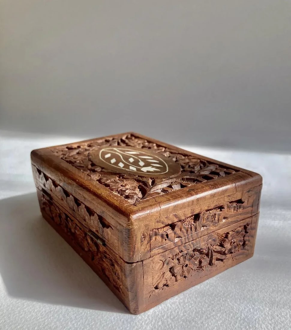 1970's Hand Carved Himalayan Sheesham Wood Jewelry Box - 7