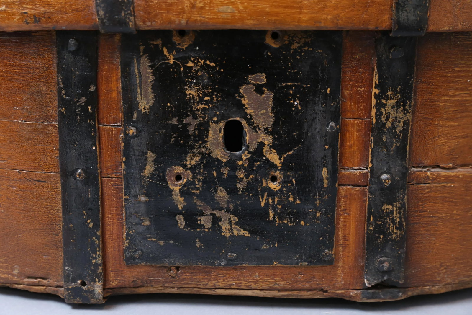 19th-Century Swedish Baroque Box With Iron Mounts - 4