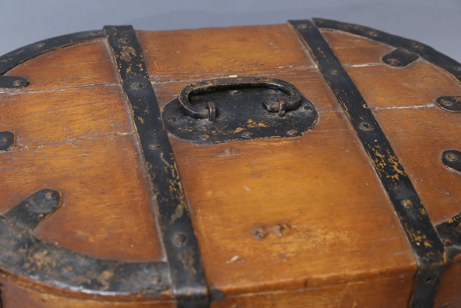 19th-Century Swedish Baroque Box With Iron Mounts - 5