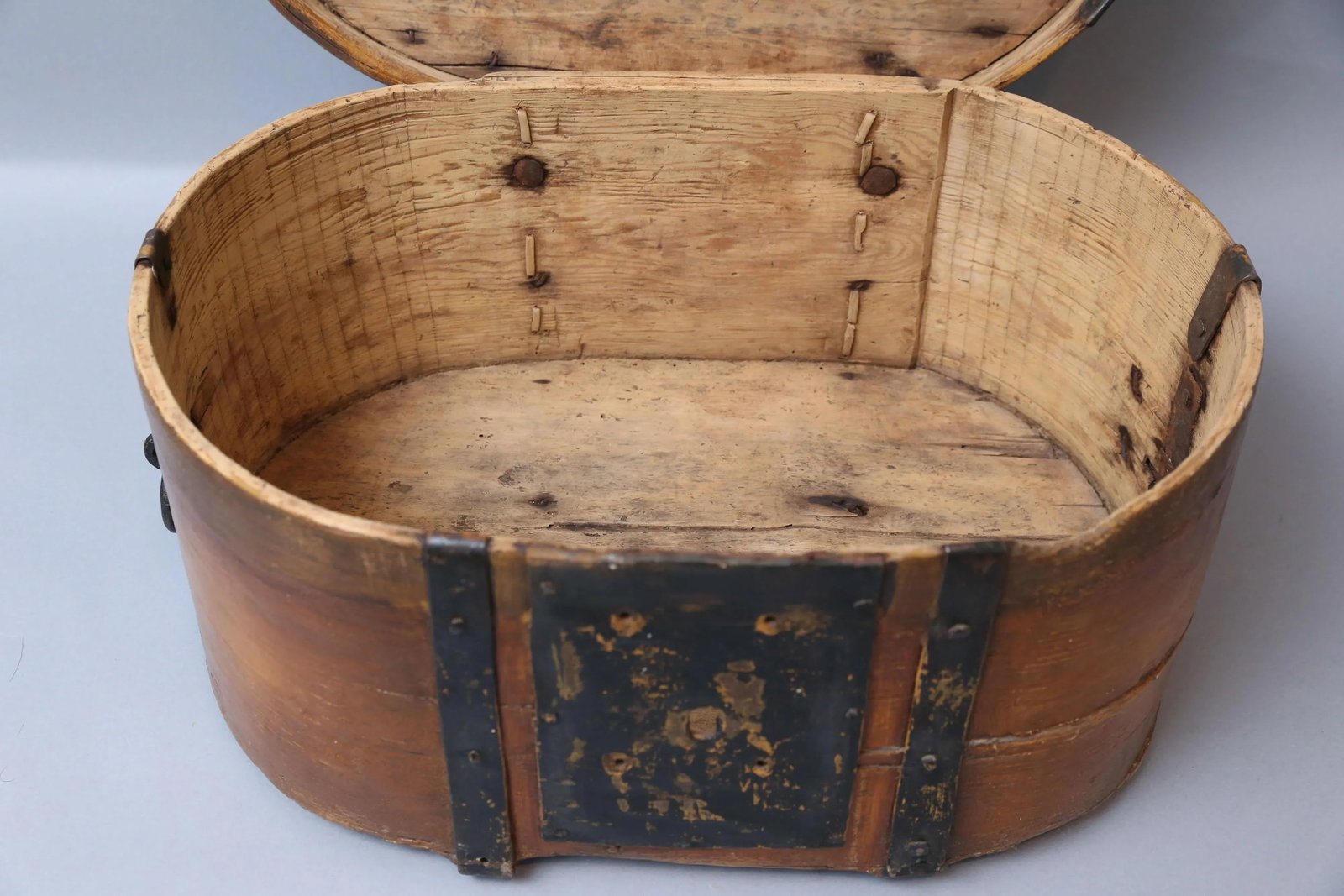 19th-Century Swedish Baroque Box With Iron Mounts - 6
