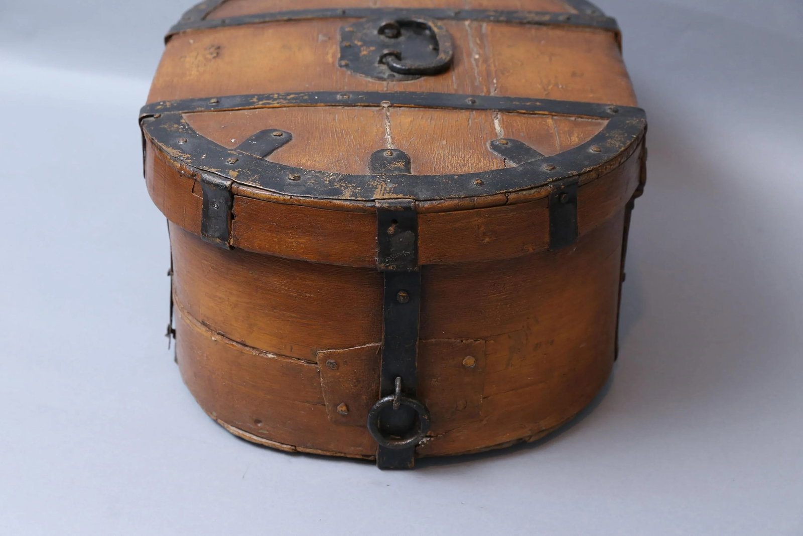 19th-Century Swedish Baroque Box With Iron Mounts - 9