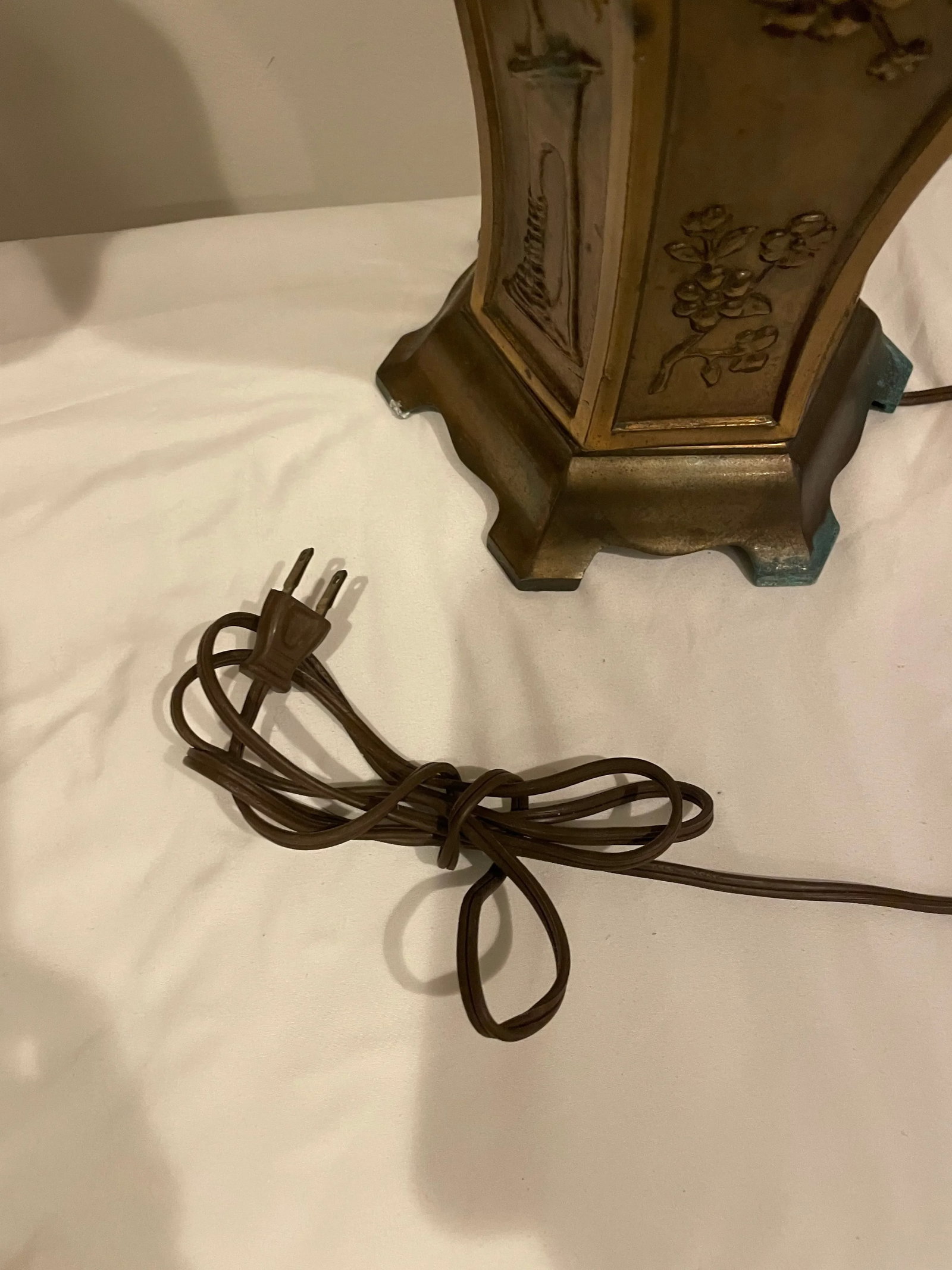 Mid 20th Century Vintage Heavy Brass Hollywood Regency Lamps - a Pair - 5