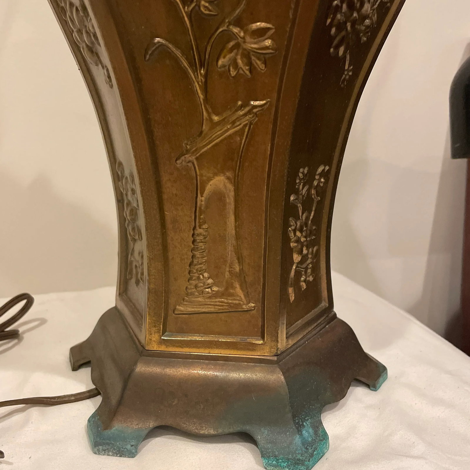 Mid 20th Century Vintage Heavy Brass Hollywood Regency Lamps - a Pair - 7