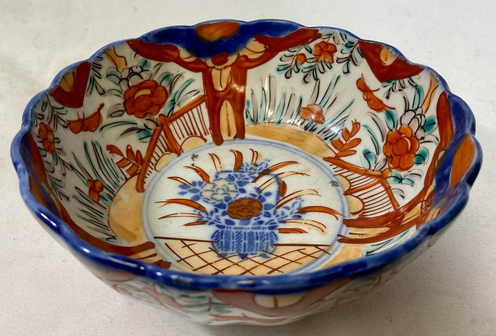 Antique Imari Bowl Hand Painted With Floral Arrangements and Butterflies - Circa 1900 - 5