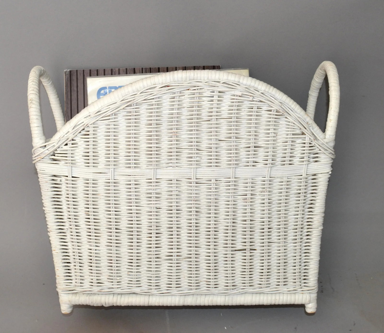 Bohemian Chic White Bleached Magazine Rack Handwoven Wicker & Rattan 1970 - 12