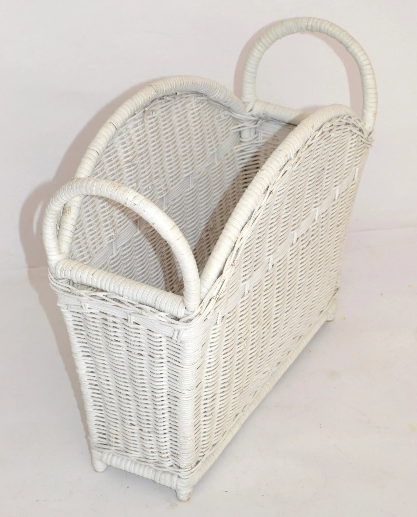 Bohemian Chic White Bleached Magazine Rack Handwoven Wicker & Rattan 1970 - 13