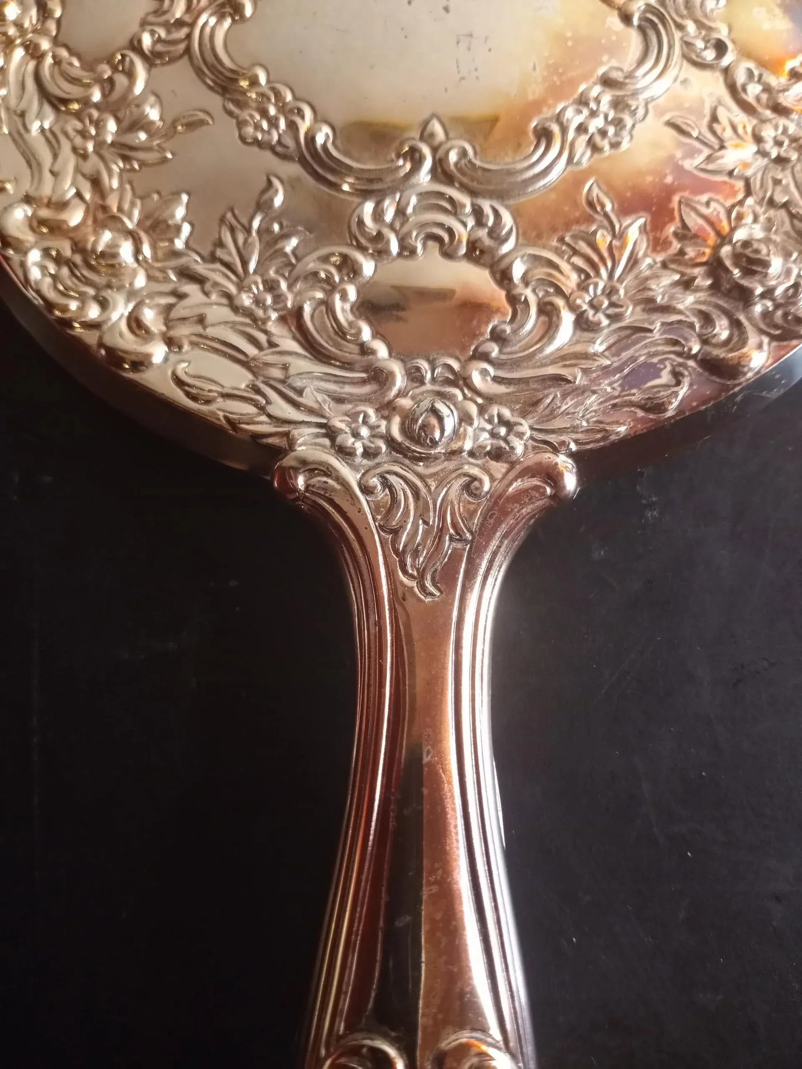 1930s Victorian Ornate Handheld Round Vanity Mirror - 5