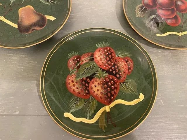 Vintage 1970s Raymond Waites Decorative Plate Set of 6 - 4