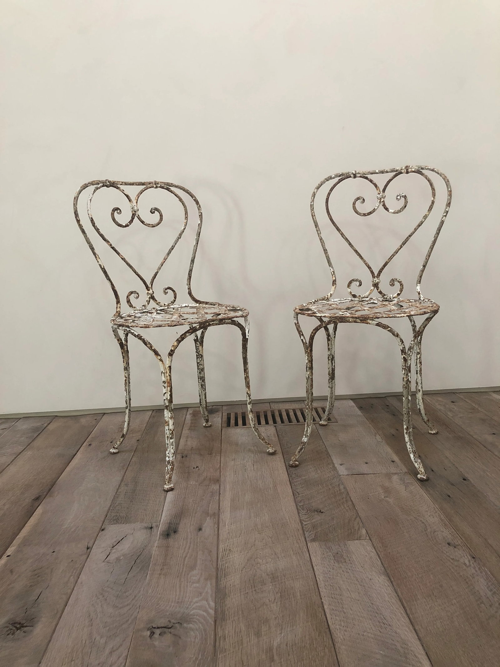 Pair of 19th Century French Painted Iron Garden Chairs - 7