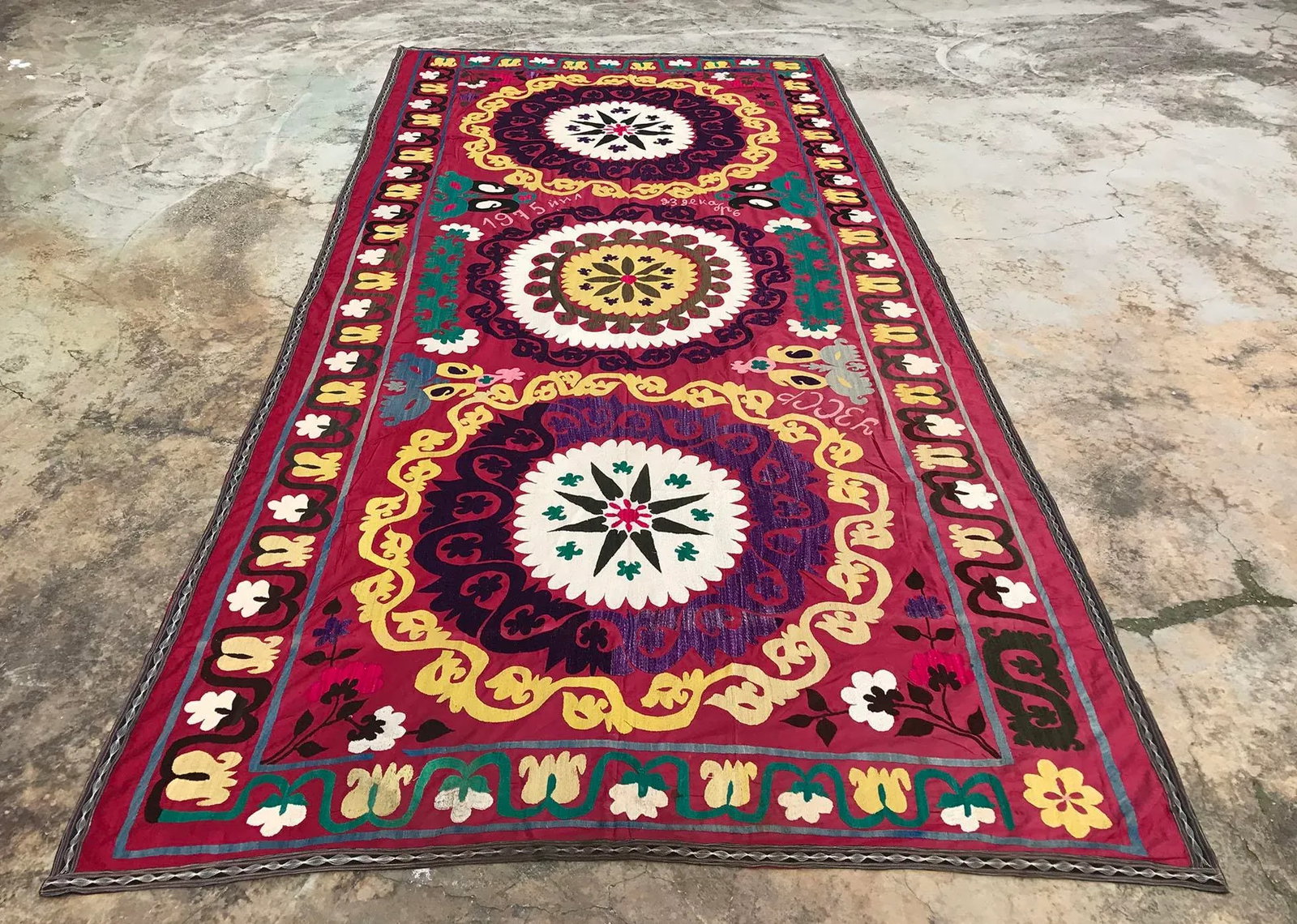 1975 Handmade Suzani Bedspread - 2