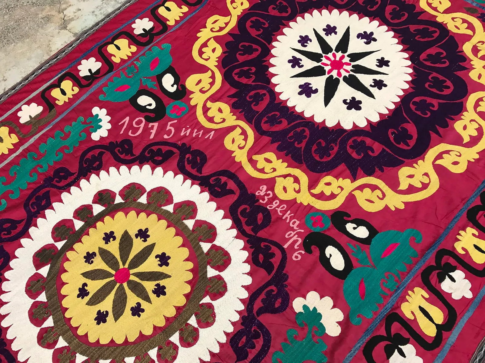 1975 Handmade Suzani Bedspread - 6