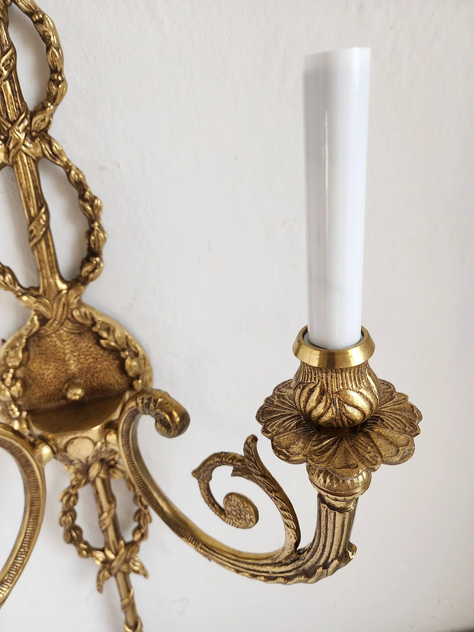 Vintage Adam Style Brass Sconce - 10