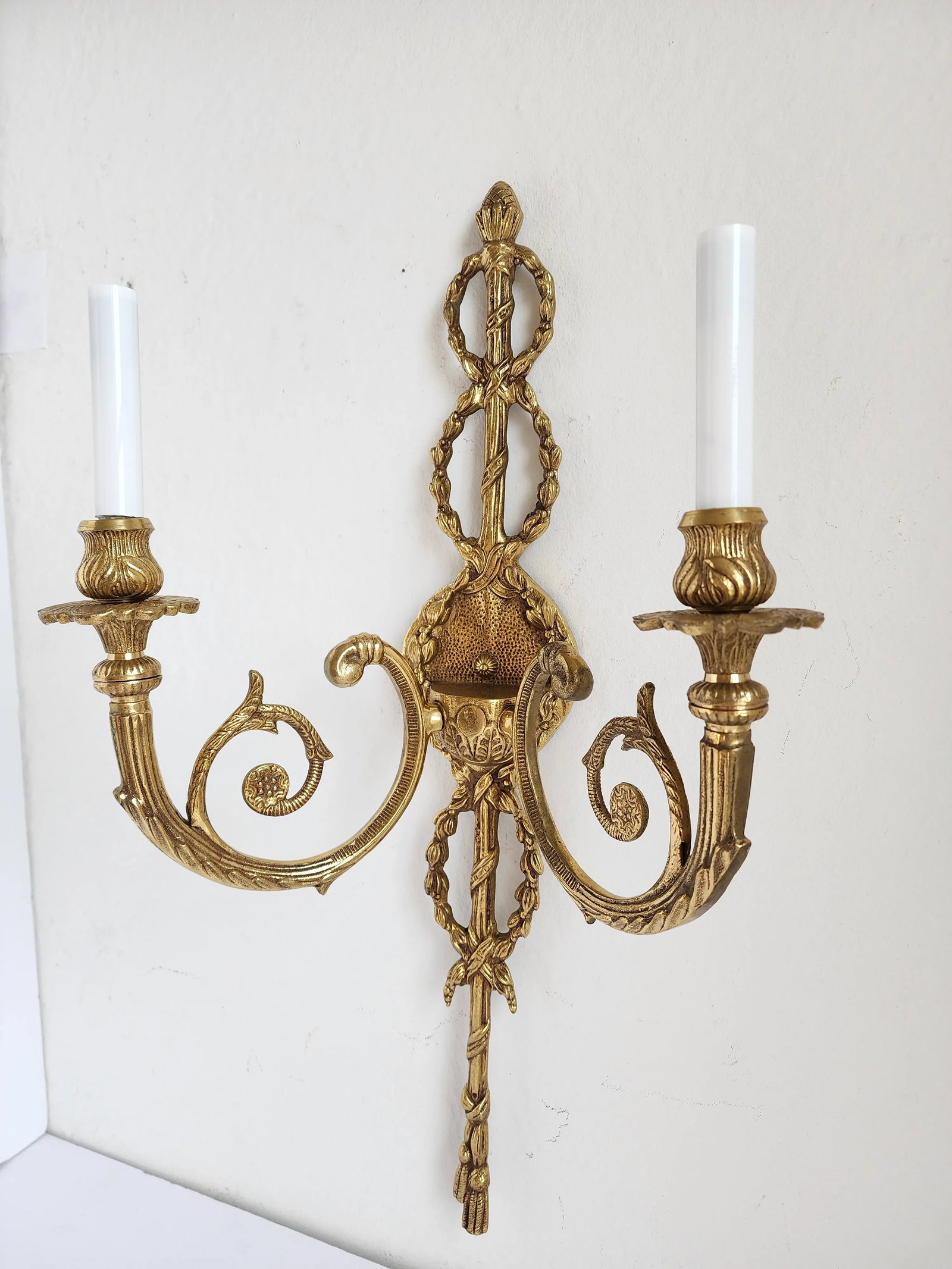Vintage Adam Style Brass Sconce - 3