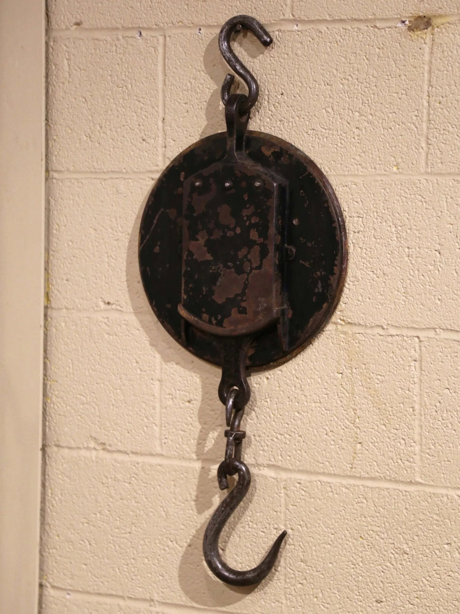 Mid-19th Century English Brass and Iron Hanging Trade Spring Balance Scale - 10