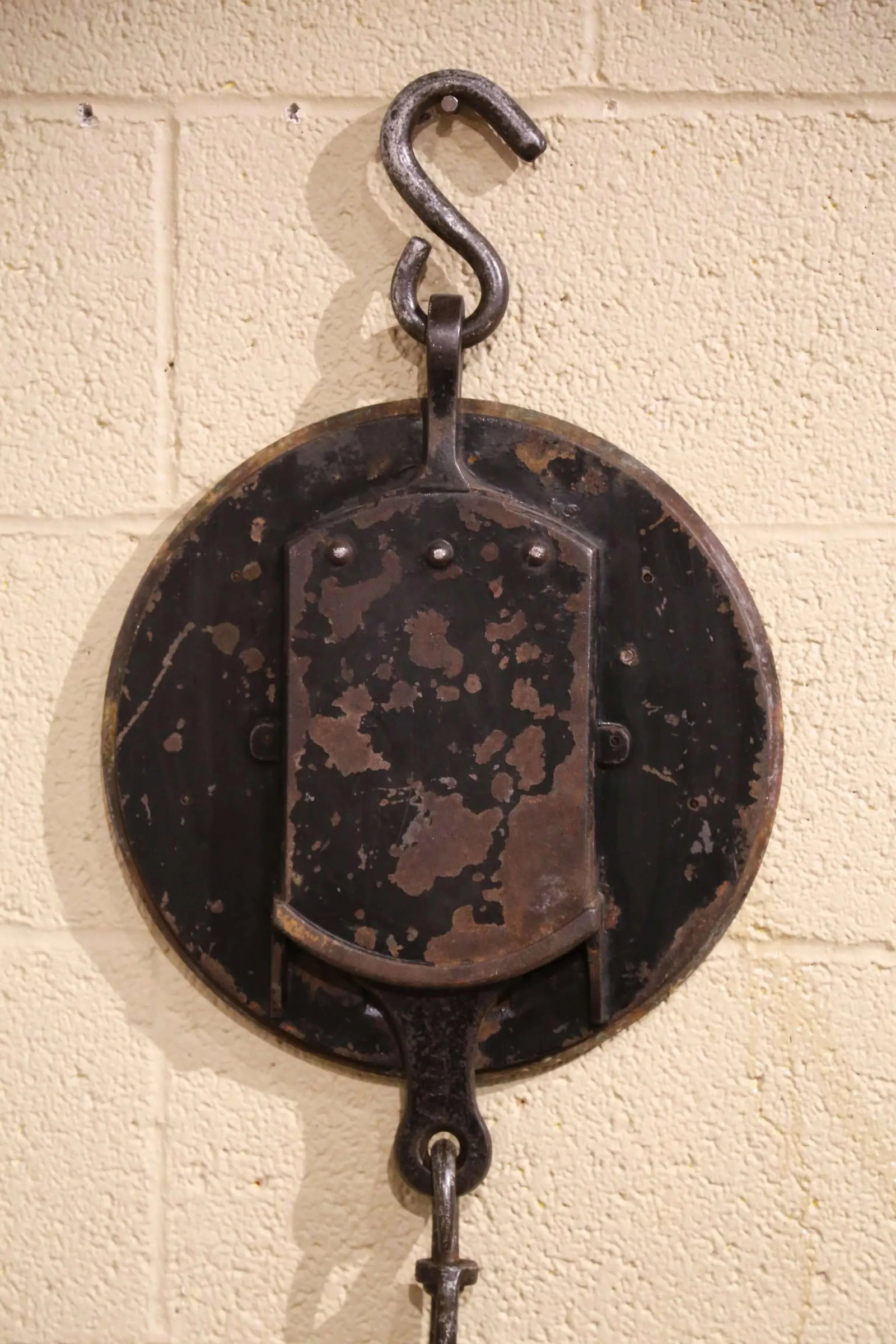 Mid-19th Century English Brass and Iron Hanging Trade Spring Balance Scale - 12