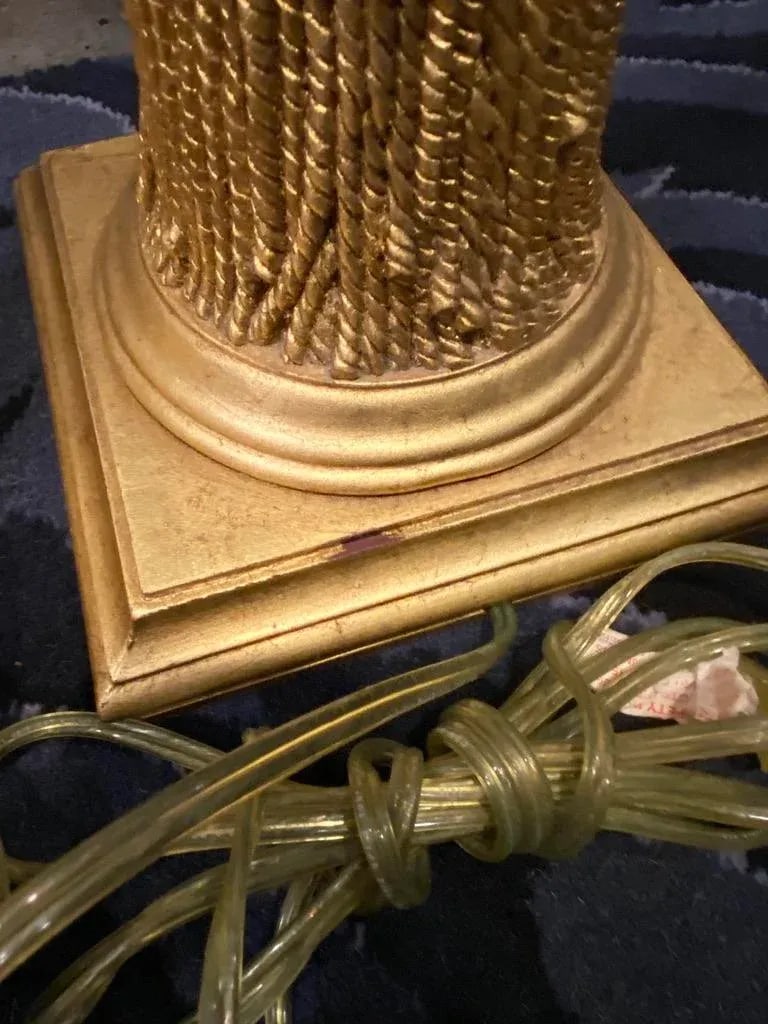 Late 20th Century Pair of Hollywood Regency Vintage Gilded Gold Chalkware Tassel Lamps - 9