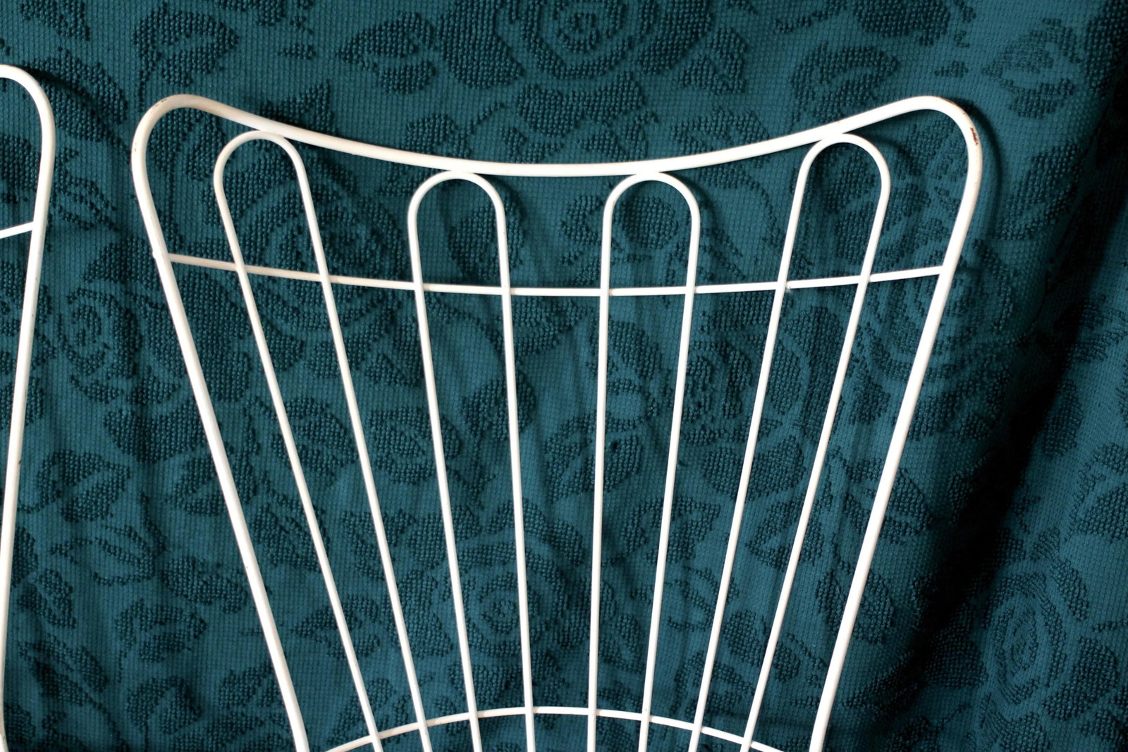 Pair of Vintage Homecrest Wire Chairs - 2