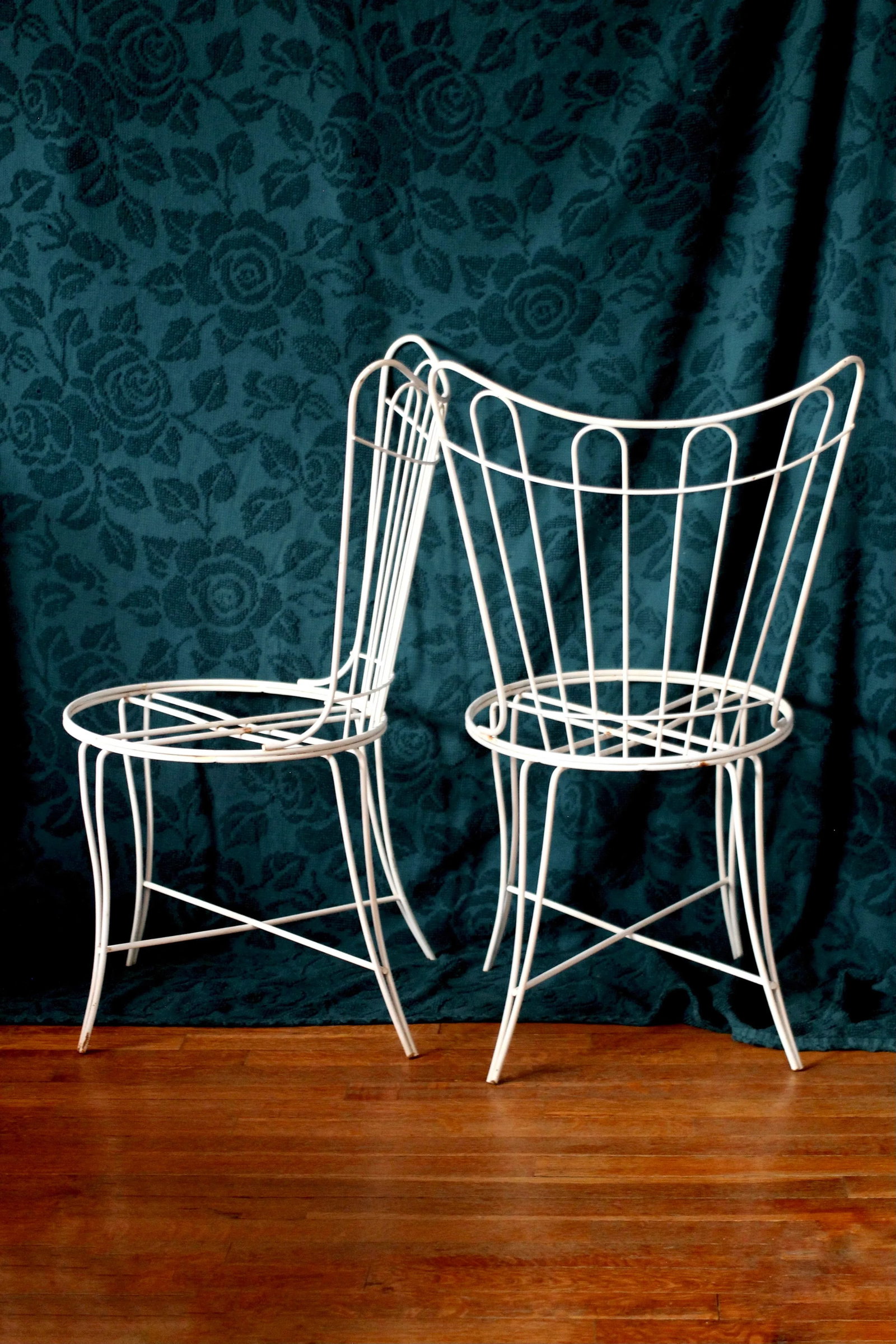Pair of Vintage Homecrest Wire Chairs - 9