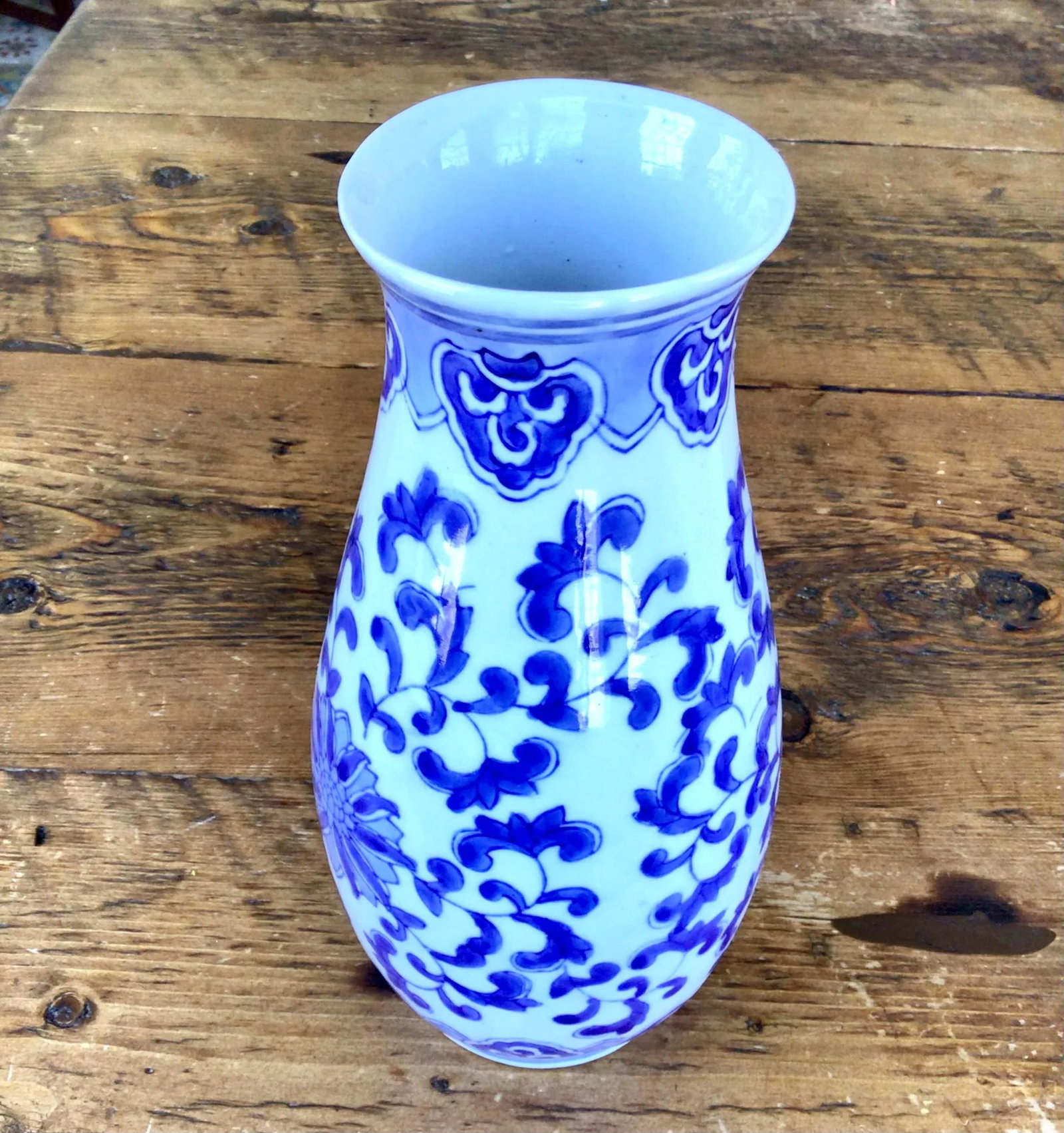 Vintage Chinese Blue & White Patterned Vase - 5