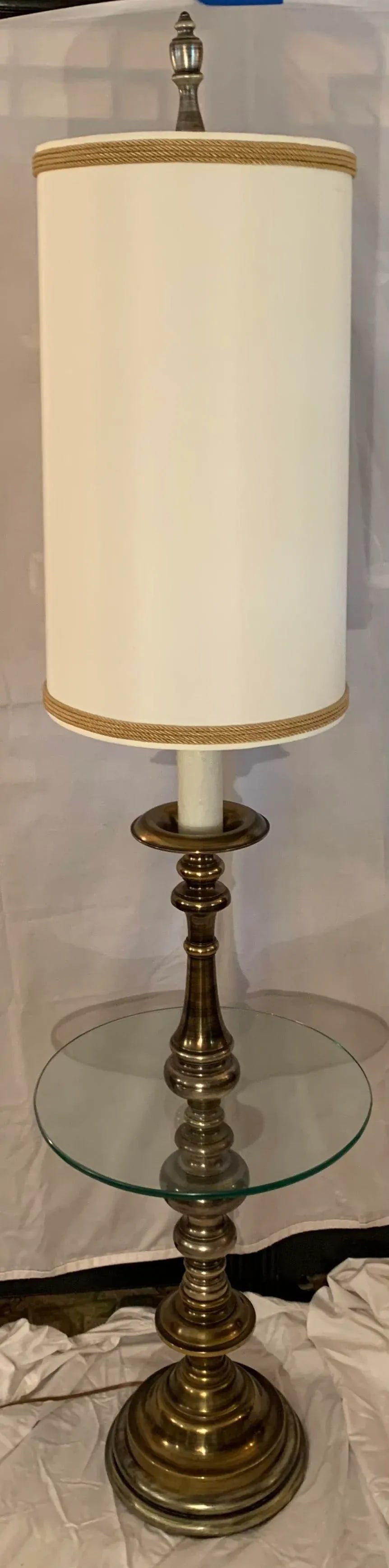 1960s Brass Side Table Floor Lamp - 11