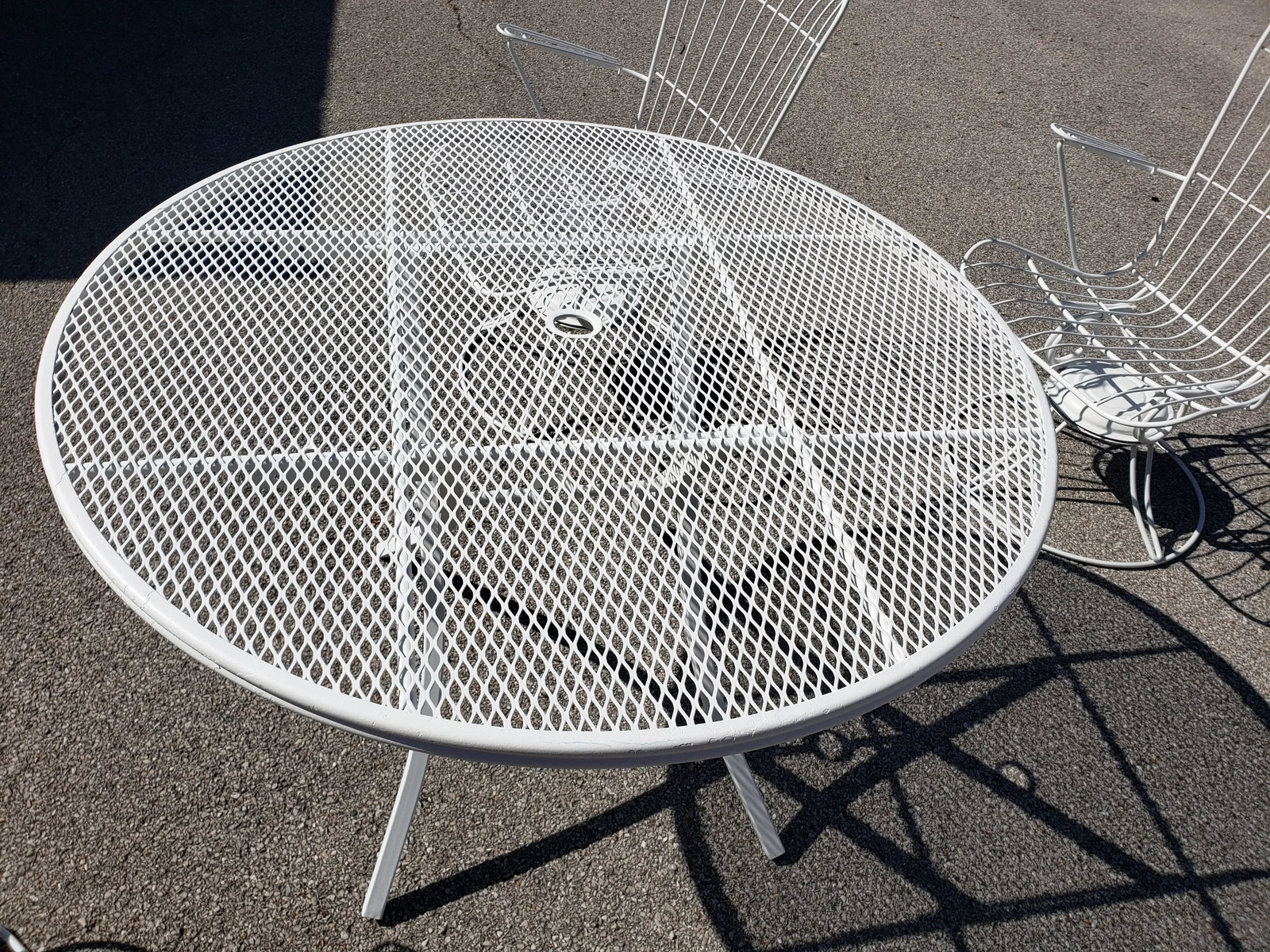 Vintage Homecrest Style Mesh Table With 4 Matching Chairs - 10