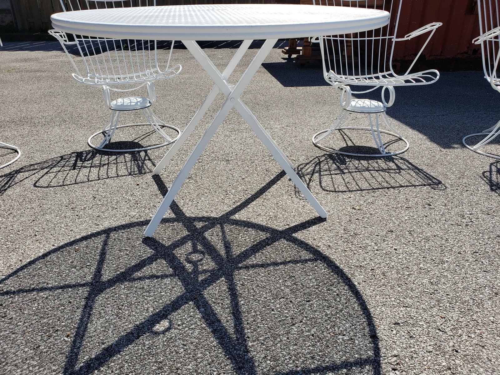 Vintage Homecrest Style Mesh Table With 4 Matching Chairs - 4