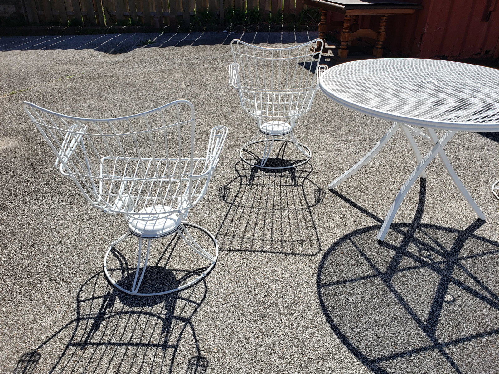Vintage Homecrest Style Mesh Table With 4 Matching Chairs - 5