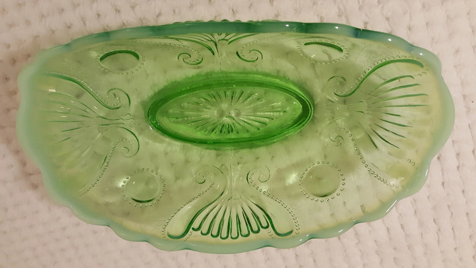Jefferson Glass Green Opalescent Jewel And Fan Banana Boat - 4