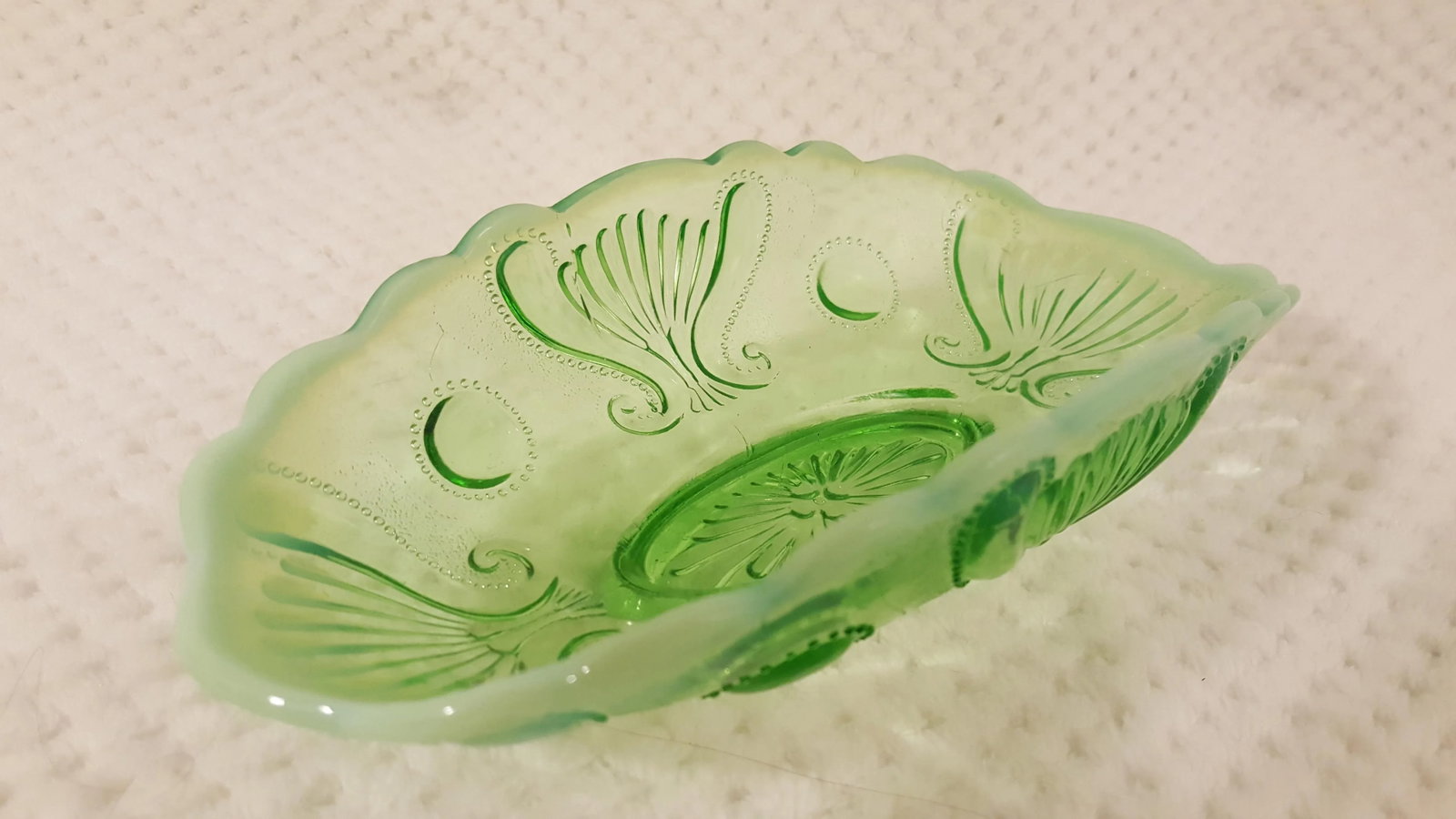 Jefferson Glass Green Opalescent Jewel And Fan Banana Boat - 5