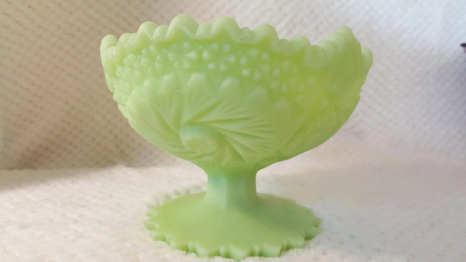 Large Fenton Custard Pinwheel Design Compote - 4