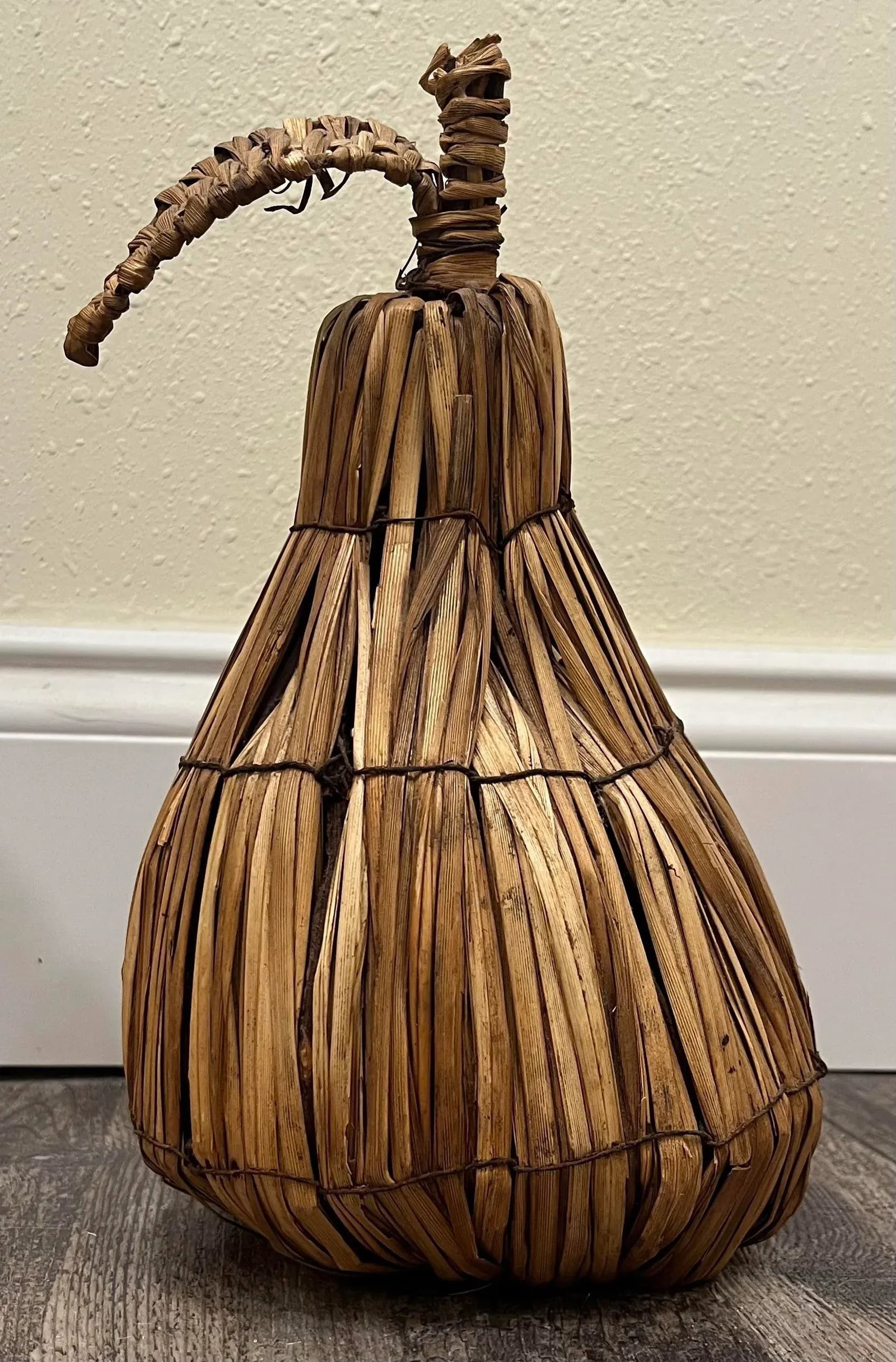 1980s Woven Pear Tabletop Decor - 5