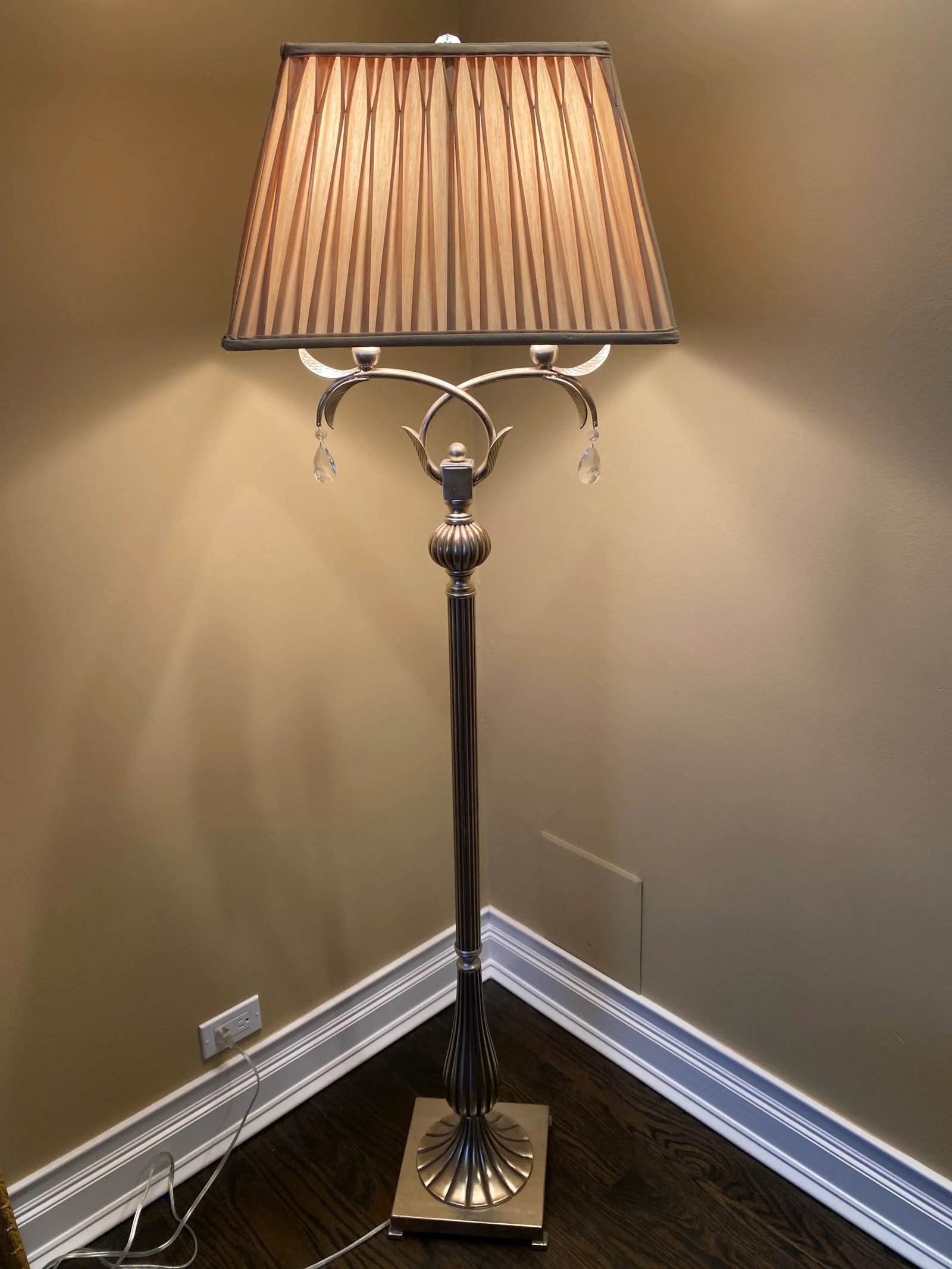 Vintage Late 20th Century Brass Floor Lamp - 2
